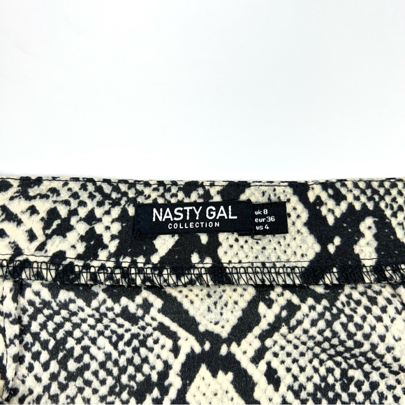 Nasty Gal Collection - Snake Print Ruffle Hem Skirt - Picture 8 of 10